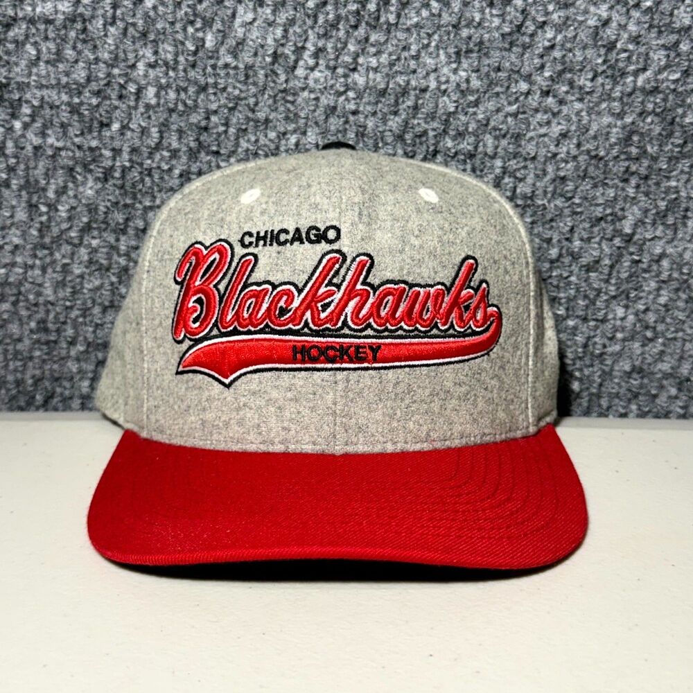 Mitchell & Ness Chicago Blackhawks NHL Hockey Men's Gray Warn Strapback Hat OSFM